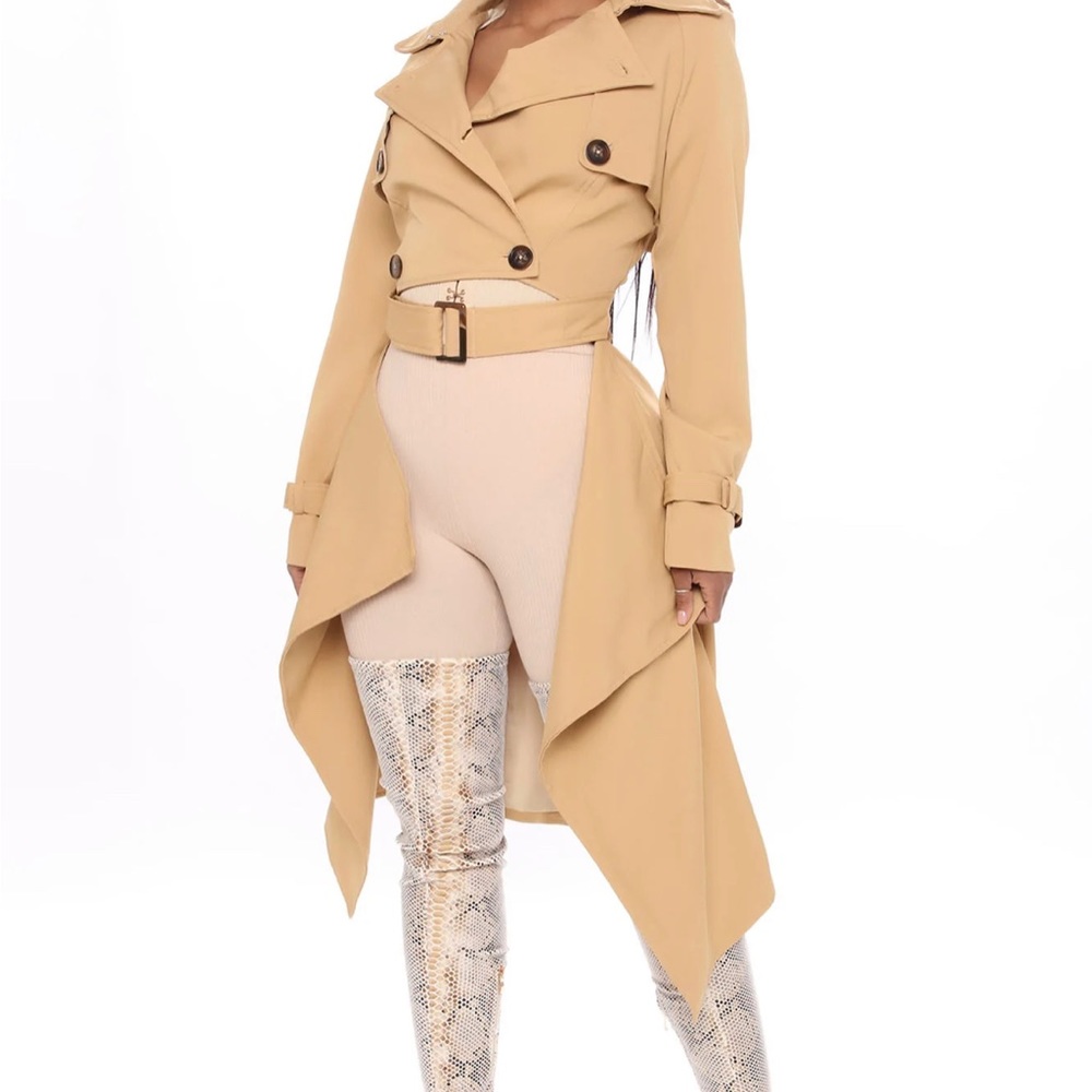 Fashion Nova RUNWAY VIBES CROP TRENCH COAT TAUPE